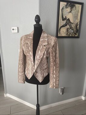 Vintage North Beach Leather Women’s Tailored Jacket!!
